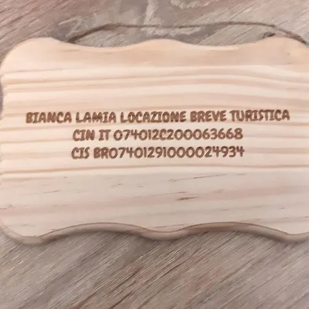 Bianca Lamia オストゥーニ