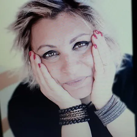 Bianca Lamia オストゥーニ