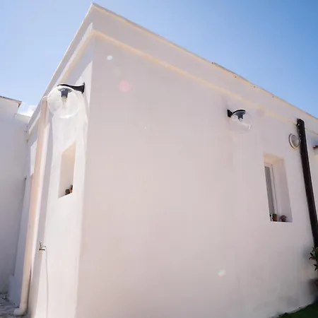 Bianca Lamia Konukevi Ostuni